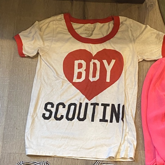 old with a few stains - Picture 2 of 2